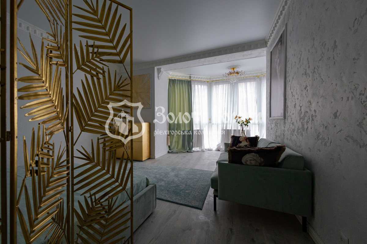 Продам 1-кімнатну квартиру, Киевская обл., Киев, Соломенский р-н, Волинська вул.