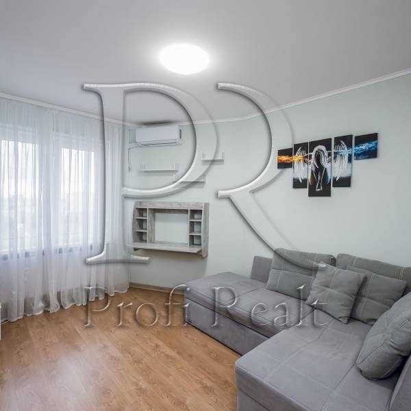 Продам 1-кімнатну квартиру, Киевская обл., Киев, Голосеевский р-н, Конєва Маршала вулиця
