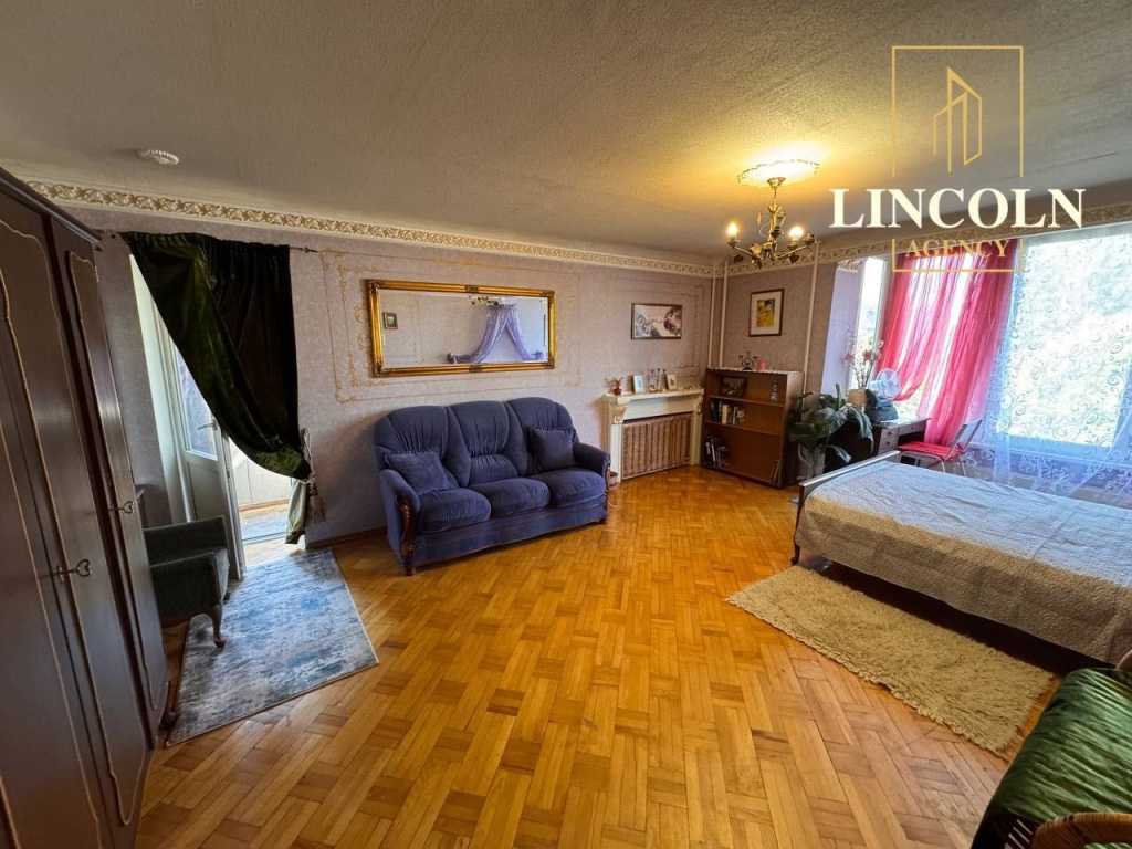 Продам 1-кімнатну квартиру, Киевская обл., Киев, Соломенский р-н, Олексы Тихого ул.