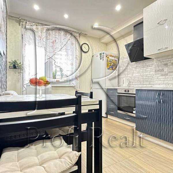 Продам 1-кімнатну квартиру, Киевская обл., Киево-Святошинский, Софиевская Борщаговка, Чубинського вулиця