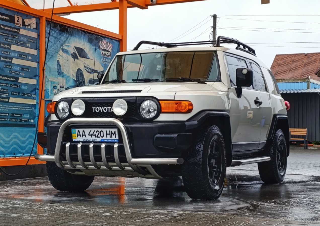  ,  - Toyota,  - FJ Cruiser