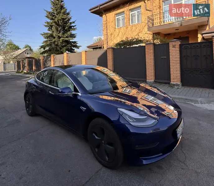  ,  - Tesla,  - Model 3