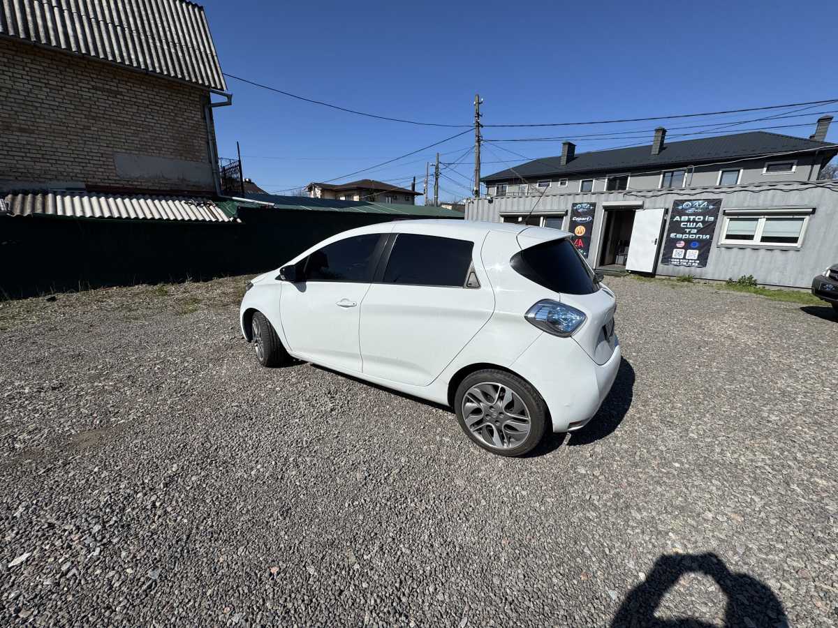  ,  - Renault,  - Zoe