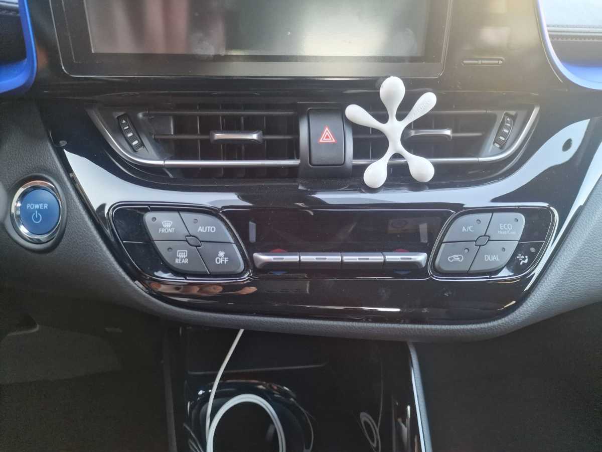  ,  - Toyota,  - C-HR