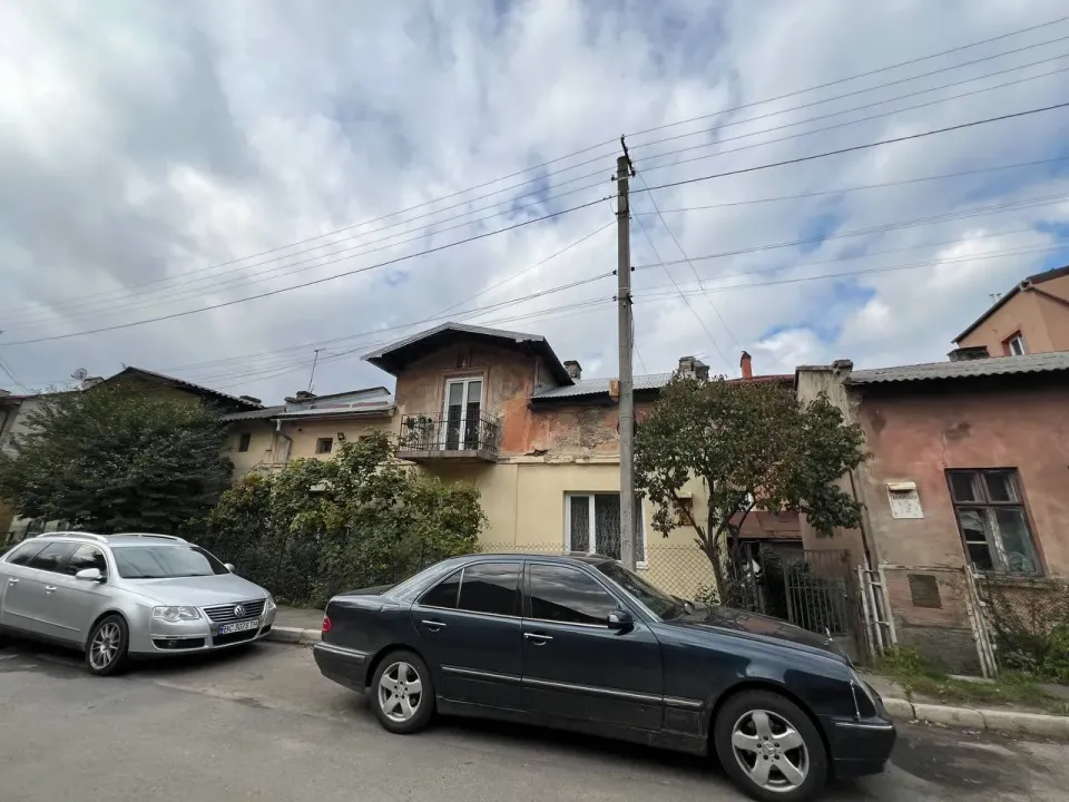 Пропонується до продажу 2-кімнатна квартира у Львові, в районі Левандівки, на вул. Таллінській, 14