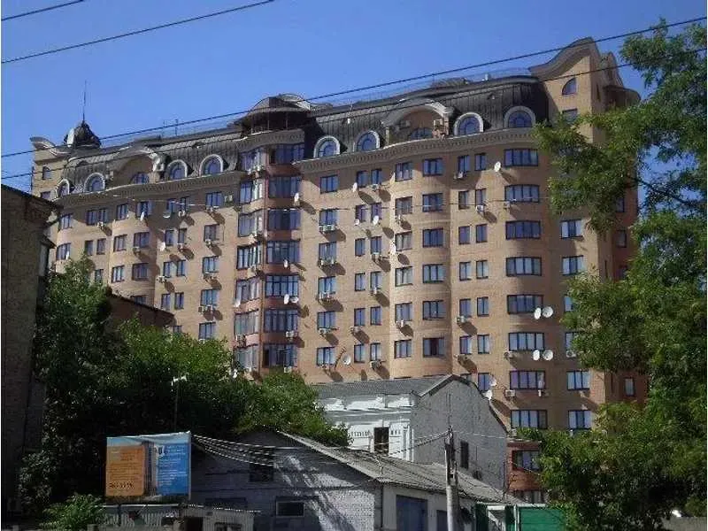 Продам многокімнатну квартиру, Киевская обл., Киев, Голосеевский р-н, Жилянська вул.