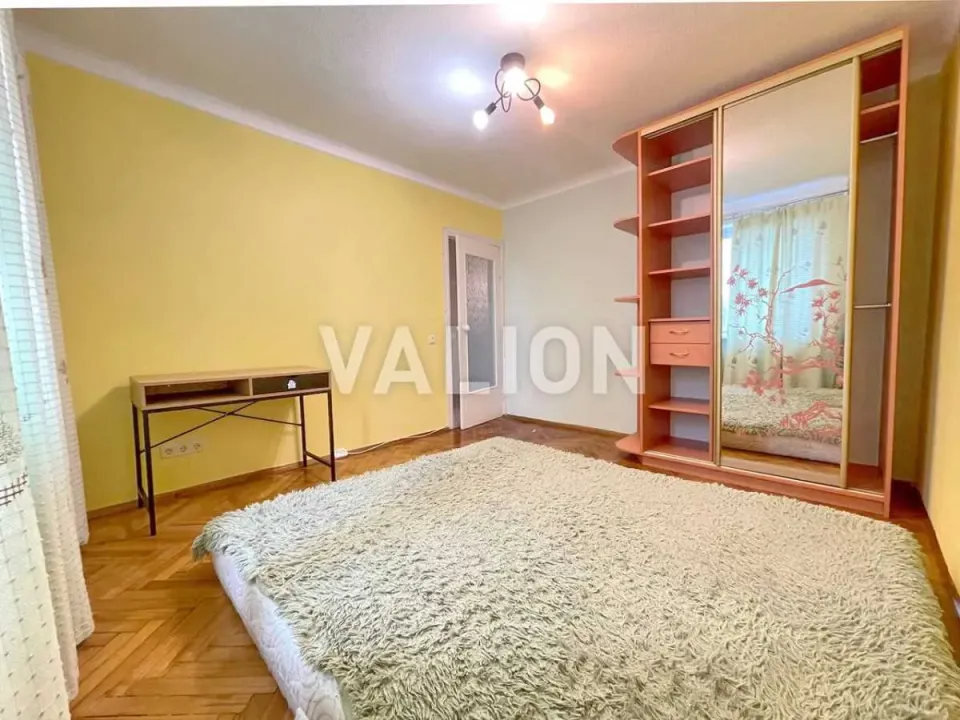 Продам 2-кімнатну квартиру, Киевская обл., Киев, Голосеевский р-н, Науки просп.