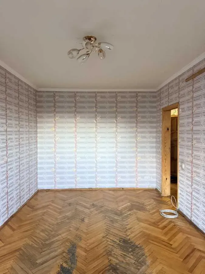 Продам 3-кімнатну квартиру, Киевская обл., Киев, Голосеевский р-н, Академика Заболотного ул.