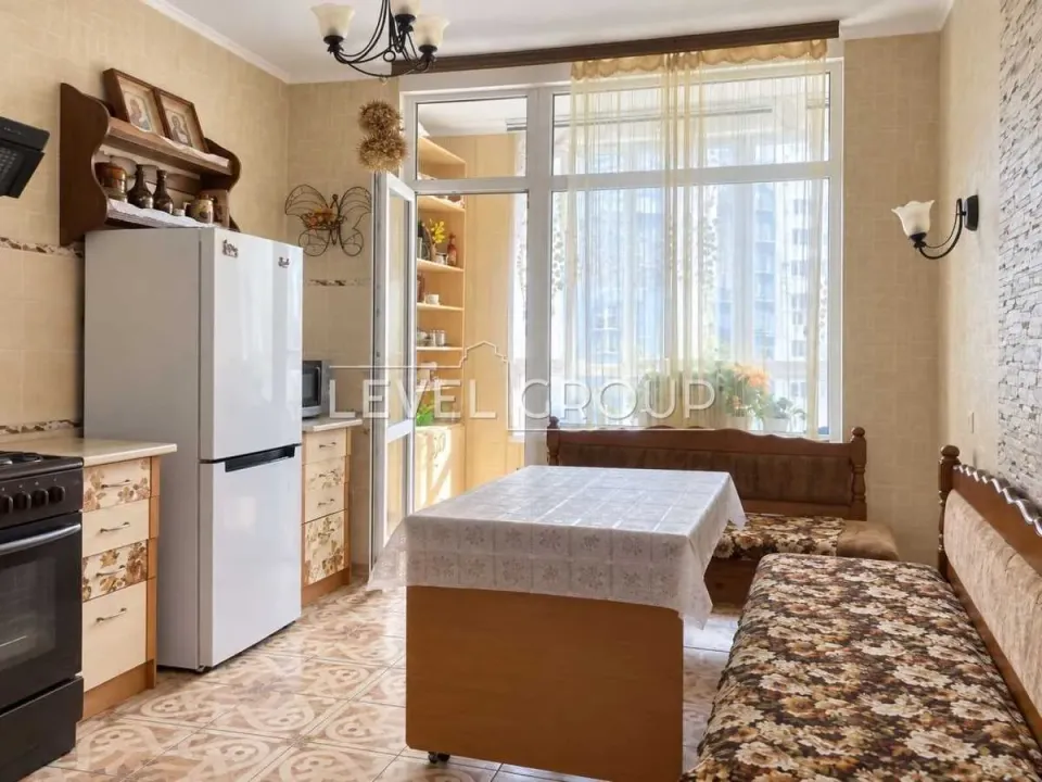 Продам 2-кімнатну квартиру, Киевская обл., Киев, Голосеевский р-н, Академіка Глушкова просп.