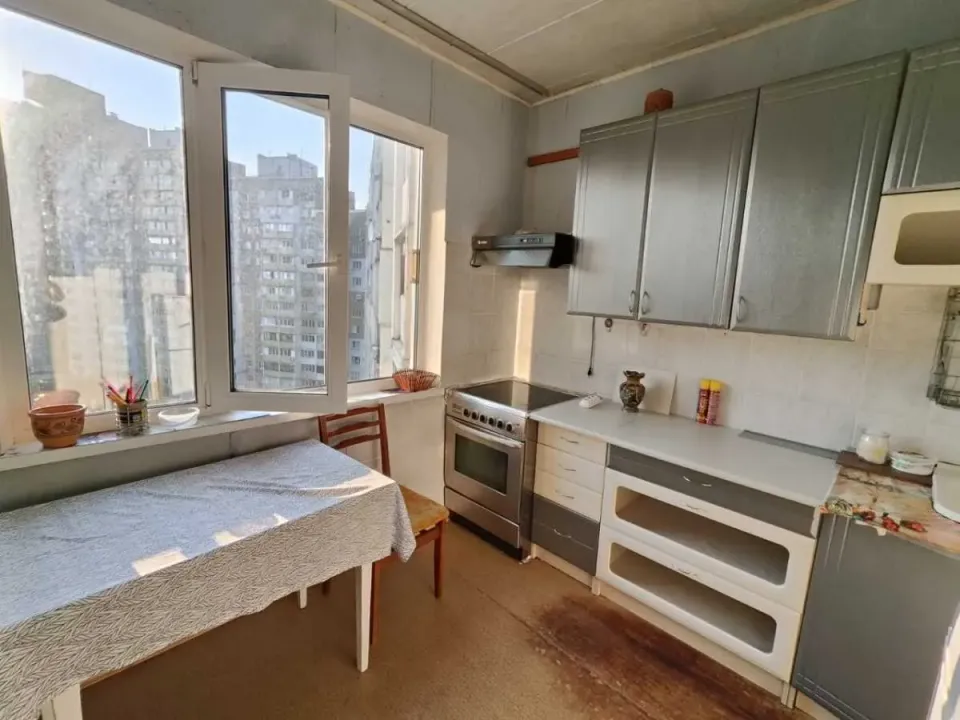 Продам 1-кімнатну квартиру, Киевская обл., Киев, Голосеевский р-н, Академіка Заболотного вул.