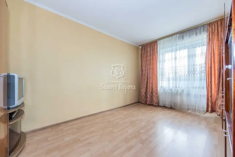 Продам 1-кімнатну квартиру, Киевская обл., Киев, Днепровский р-н, Райдужна вул.