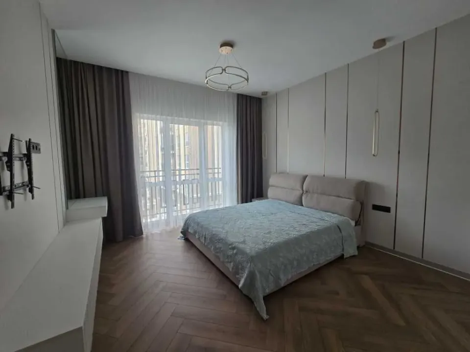 Продам 2-кімнатну квартиру, Киевская обл., Киев, Голосеевский р-н, Метрологическая ул.
