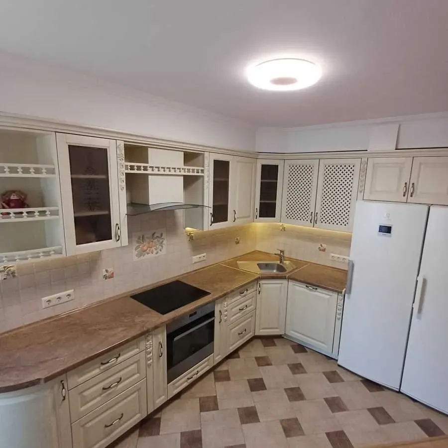 Продам 3-кімнатну квартиру, Киевская обл., Киев, Голосеевский р-н, Михайла Ломоносова вул.