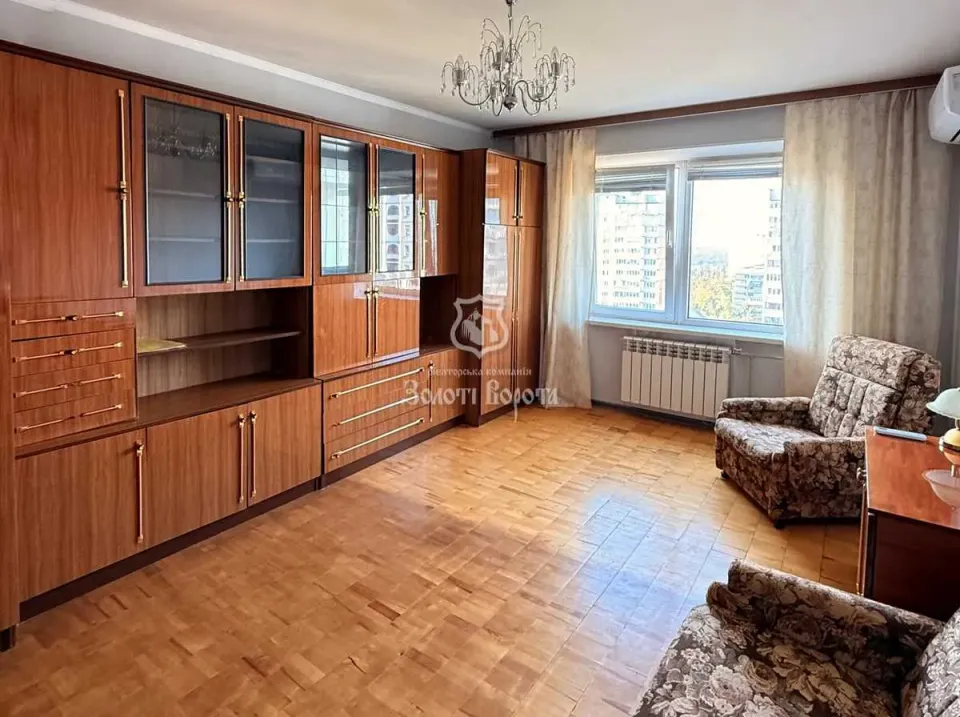 Продам 2-кімнатну квартиру, Киевская обл., Киев, Святошинский р-н, Чорнобильська вул. — фото 1