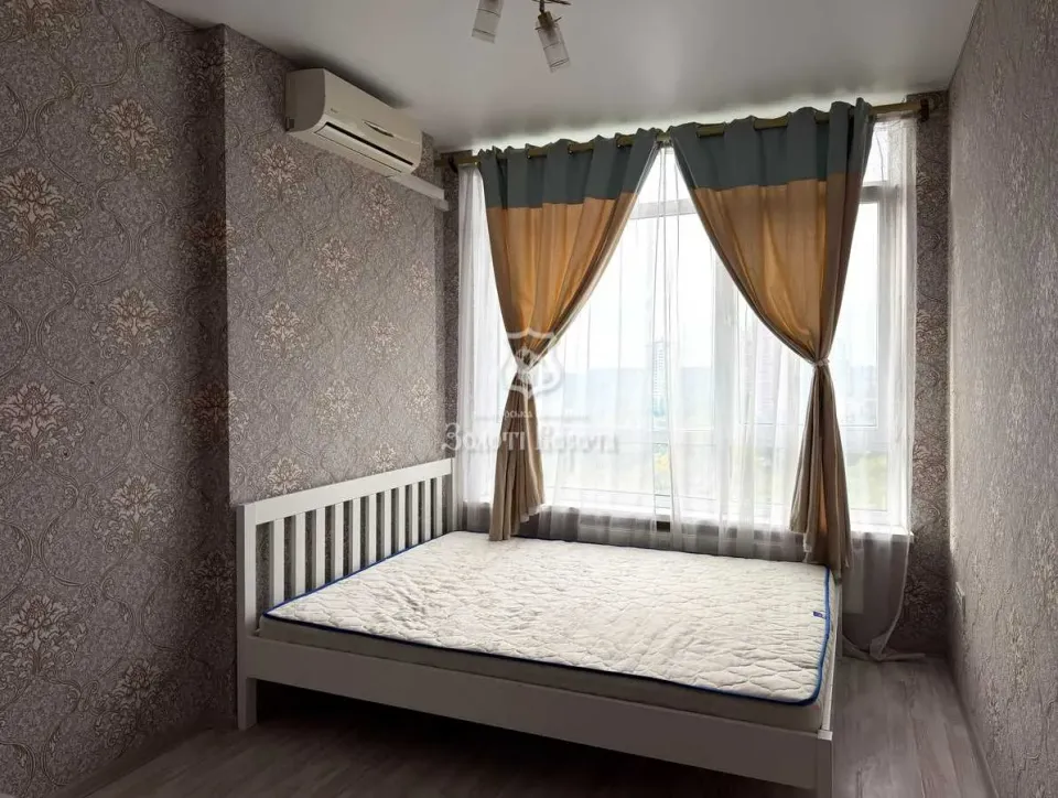 Продам 1-кімнатну квартиру, Киевская обл., Киев, Голосеевский р-н, Ракетна вул.