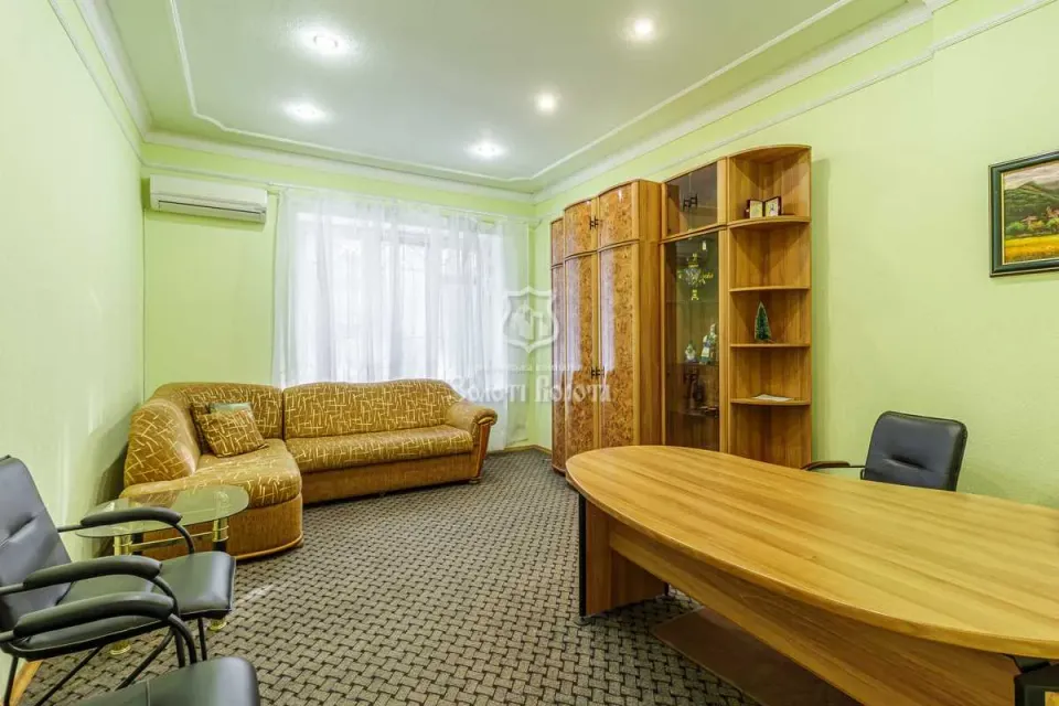 Продам 3-кімнатну квартиру, Киевская обл., Киев, Печерский р-н, Інститутська вул.