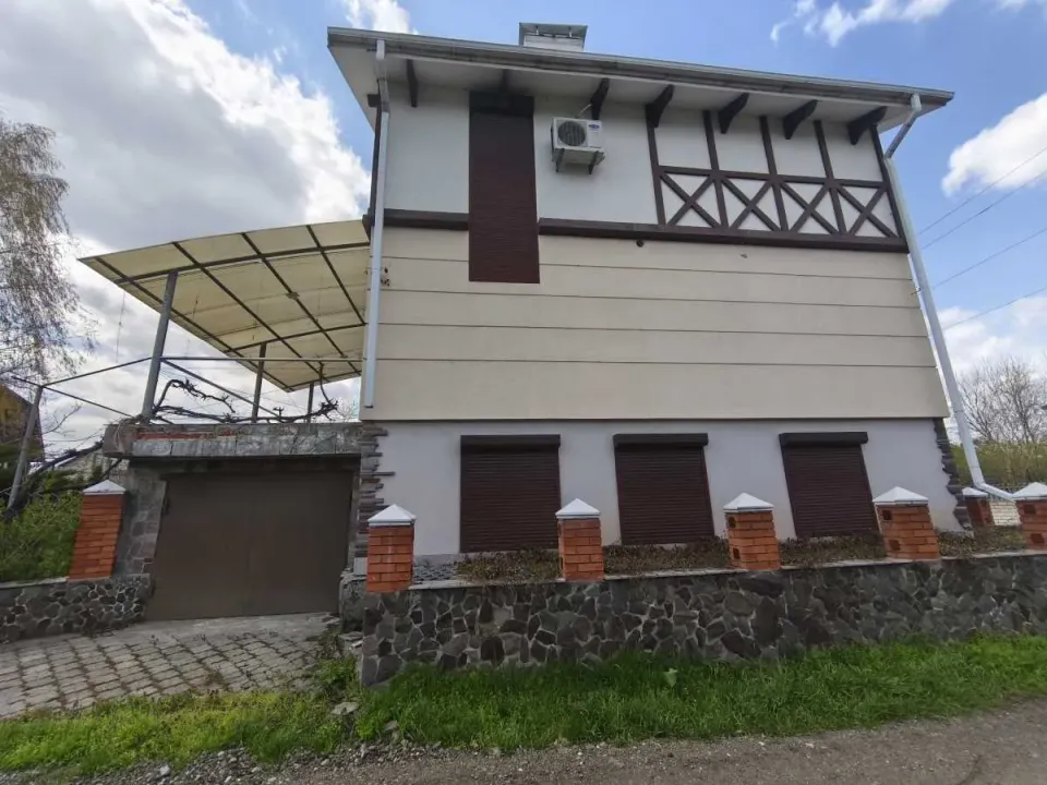 Продам дом, Днепропетровская обл., Новомосковский, Новомосковск, Набережна