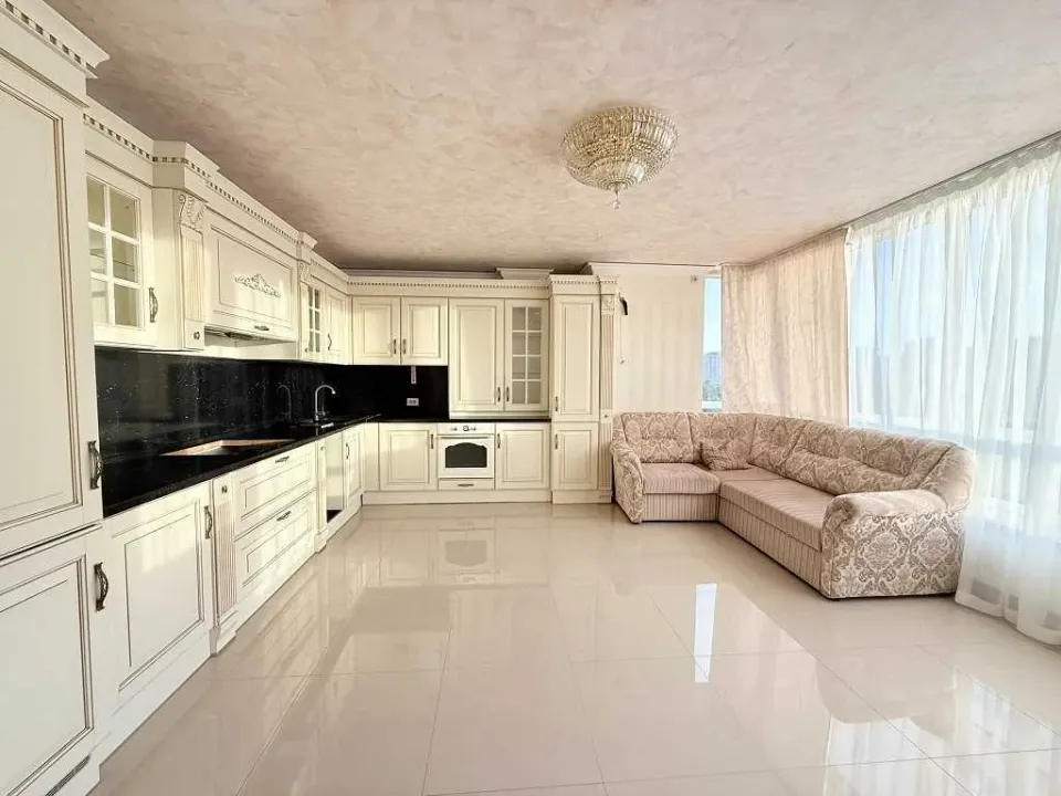 Продам 1-кімнатну квартиру, Киевская обл., Киев, Голосеевский р-н, Практична вул.