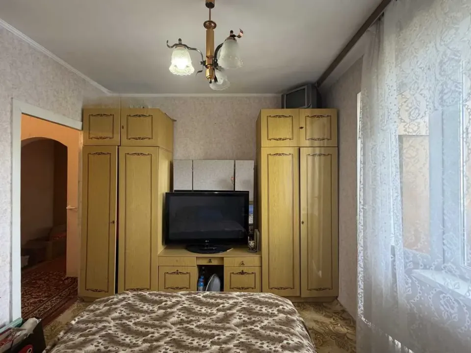 Продам 3-кімнатну квартиру, Киевская обл., Киев, Дарницкий р-н, Здолбунівська вул.